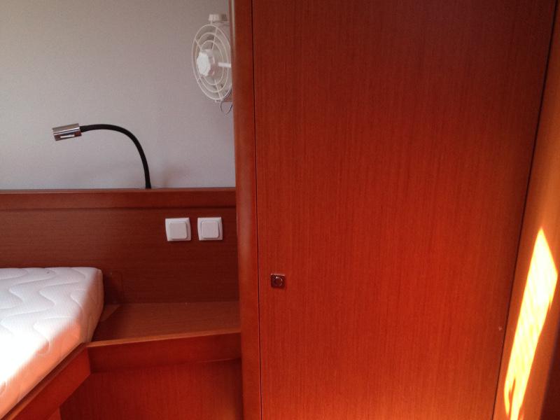 Book yachts online - sailboat - Oceanis 45 - Aeolian Wind - rent