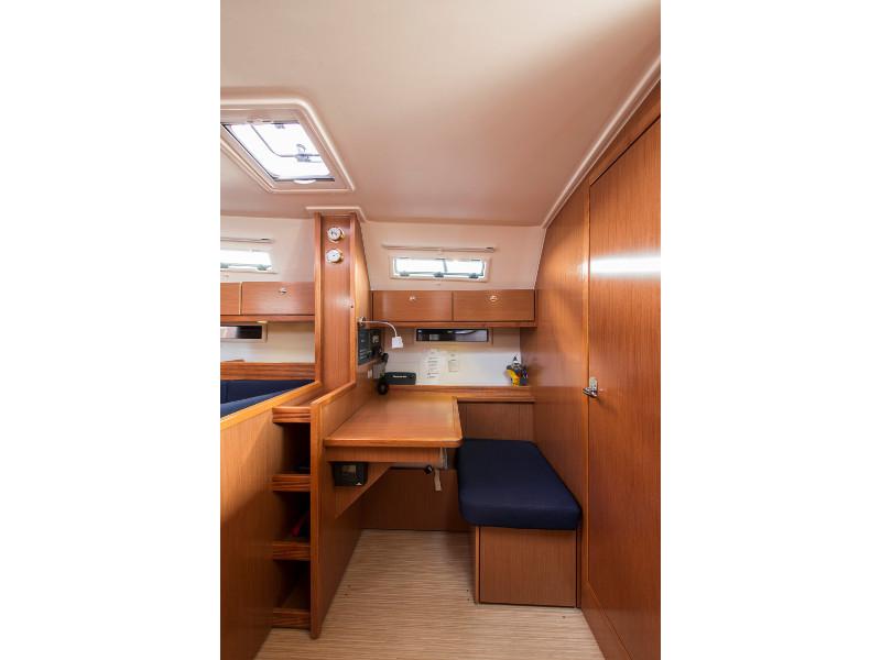 Book yachts online - sailboat - Bavaria 40 Cruiser - Poseidonia - rent