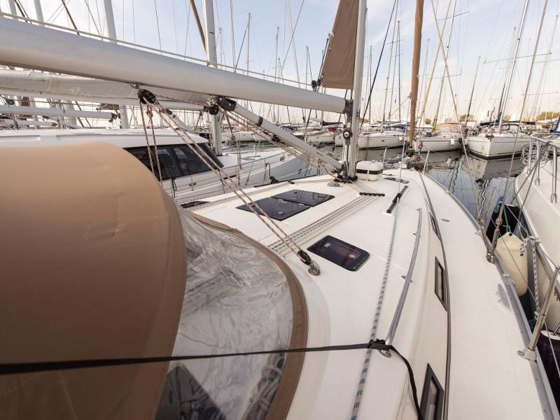 Book yachts online - sailboat - Bavaria 40 Cruiser - Poseidonia - rent
