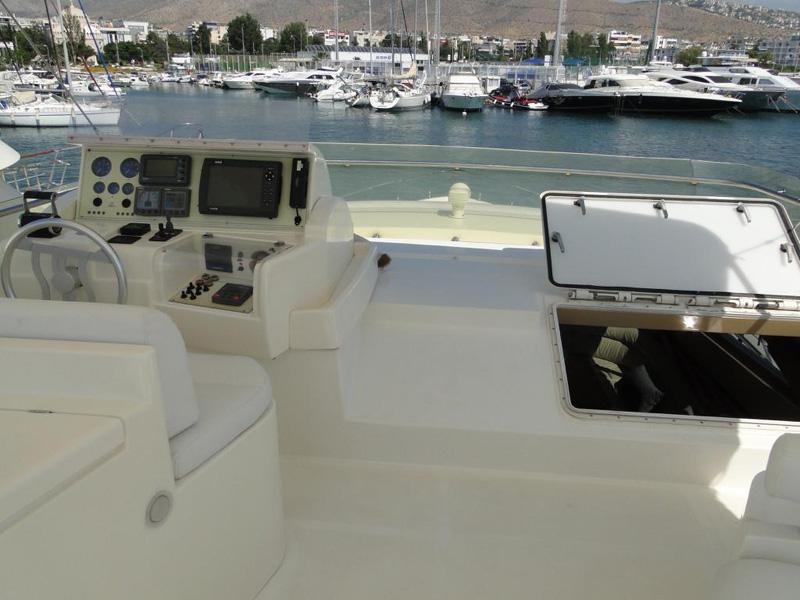 Book yachts online - motorboat - Ferretti 680 - Sadaqa - rent