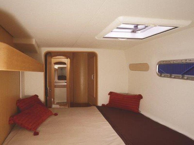 Book yachts online - catamaran - Leopard 40 - Nevet - rent