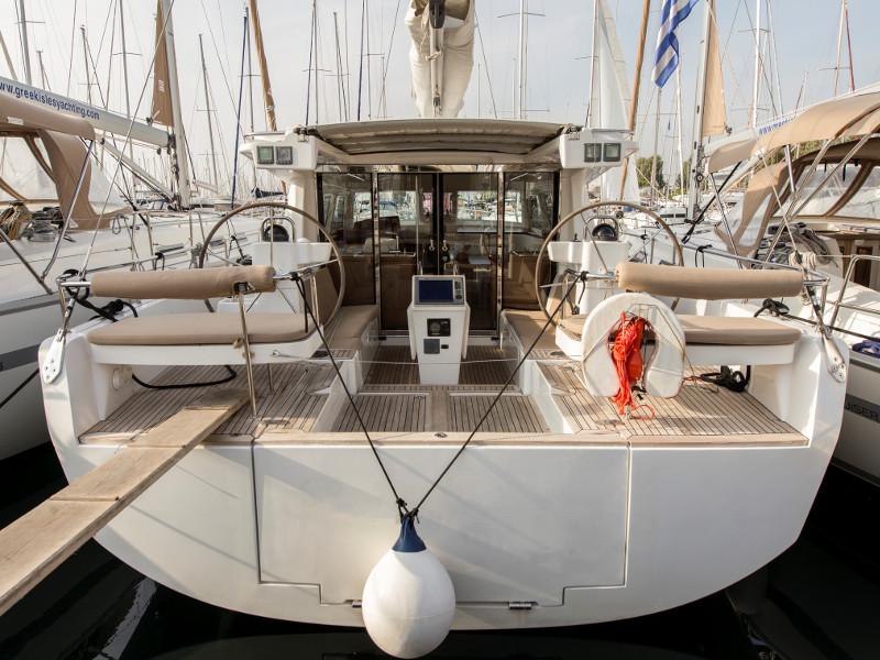 Book yachts online - sailboat - Moody DS 45 - Smiling Day - rent