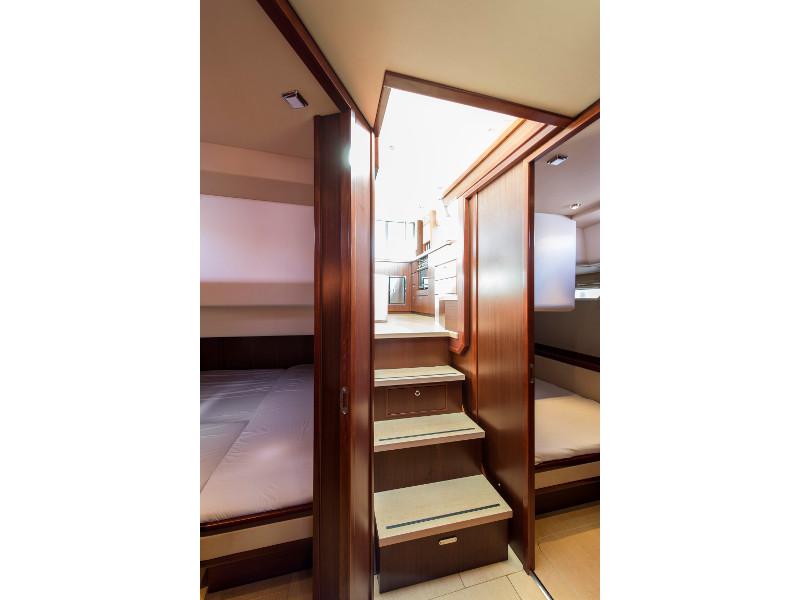 Book yachts online - sailboat - Moody DS 45 - Smiling Day - rent