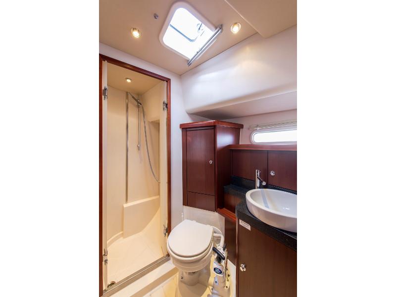 Book yachts online - sailboat - Moody DS 45 - Smiling Day - rent