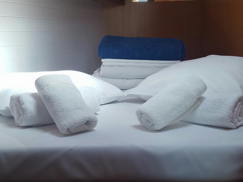 Book yachts online - sailboat - Bavaria Cruiser 46 - Alexandra - rent