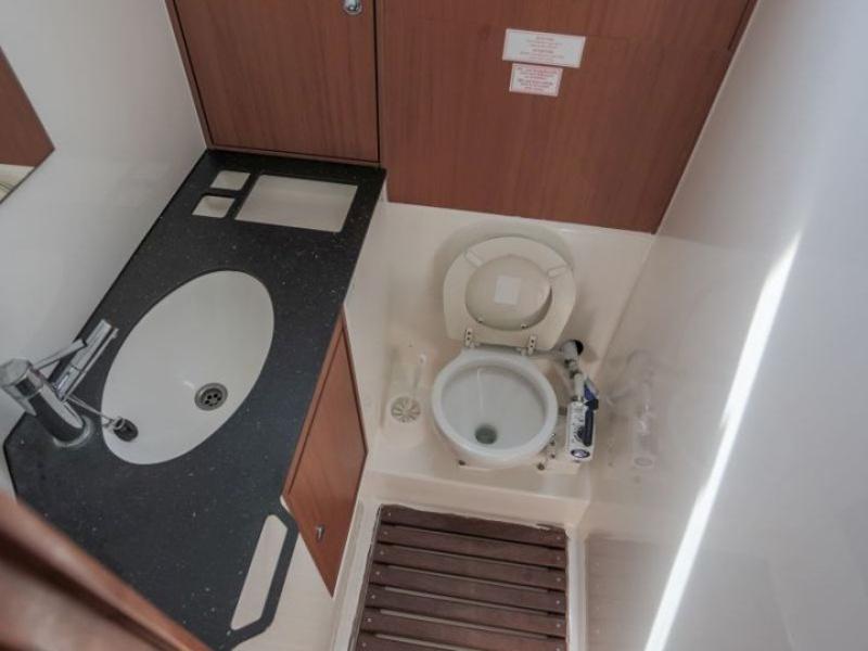 Book yachts online - sailboat - Bavaria 45 Cruiser - Kristina of Sweden - rent