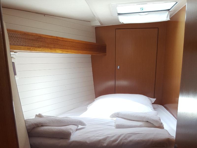 Book yachts online - sailboat - Bavaria 45 Cruiser - Kristina of Sweden - rent