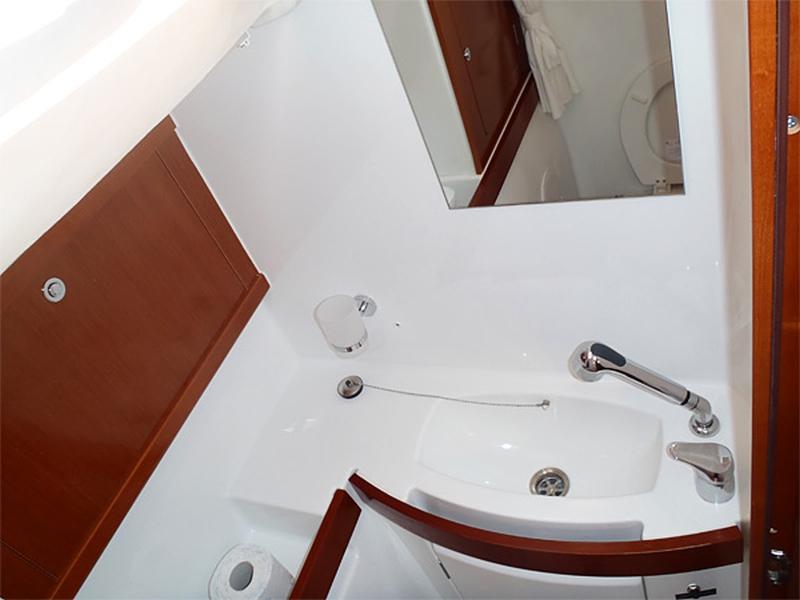 Book yachts online - sailboat - Oceanis 43 - Josefina - rent