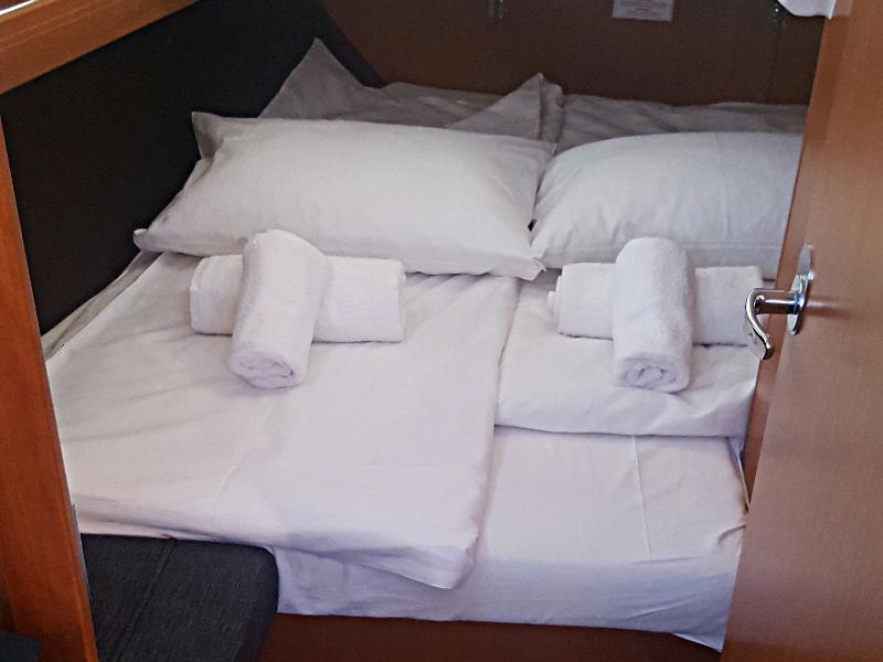 Book yachts online - sailboat - Bavaria Cruiser 37 - Maci - rent