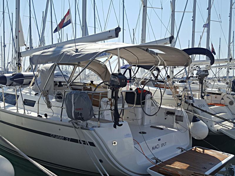 Book yachts online - sailboat - Bavaria Cruiser 37 - Maci - rent