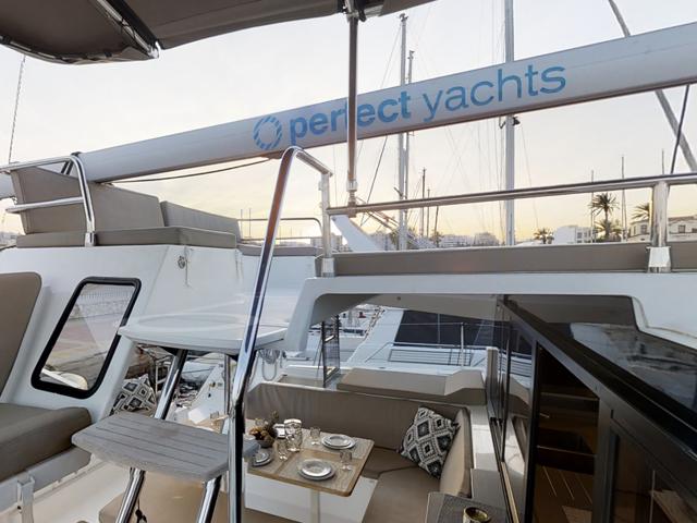 Book yachts online - catamaran - Fountaine Pajot 47 SAONA(GEN,AC,WATERMAKER) - Aqua - rent