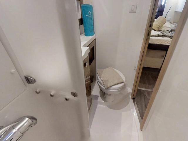 Book yachts online - catamaran - Fountaine Pajot 47 SAONA(GEN,AC,WATERMAKER) - Aqua - rent