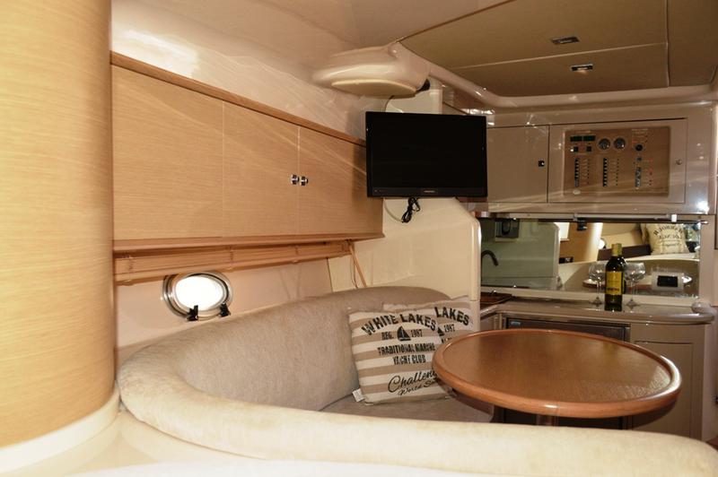 Book yachts online - motorboat - Sessa C35 - 1116 VD - rent
