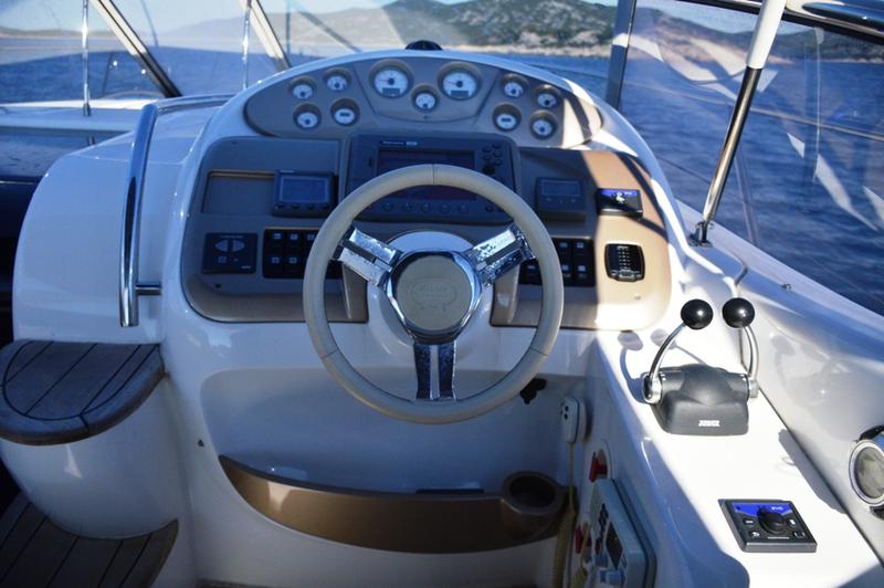 Book yachts online - motorboat - Sessa C35 - 1116 VD - rent