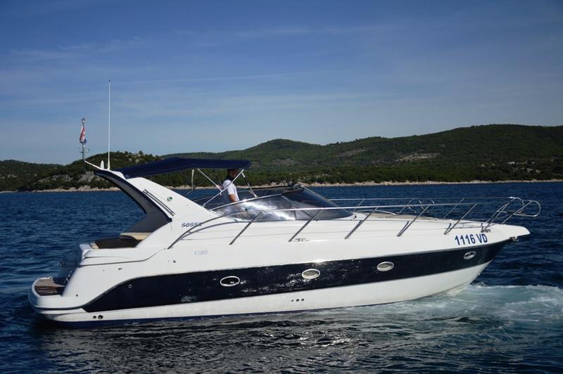 Book yachts online - motorboat - Sessa C35 - 1116 VD - rent