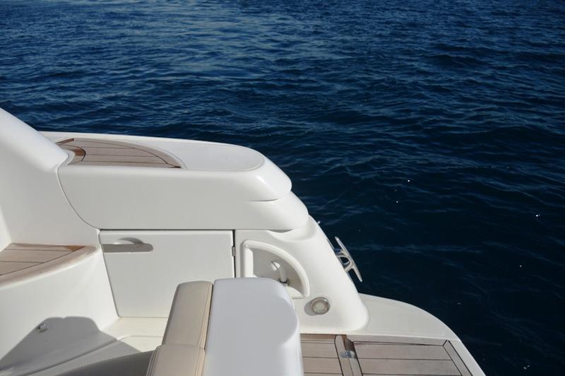 Book yachts online - motorboat - Sessa C35 - 1116 VD - rent