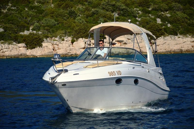 Book yachts online - motorboat - Four Winns 278 Vista White - 985 VD - WHITE - rent