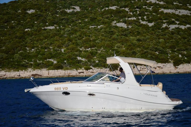 Book yachts online - motorboat - Four Winns 278 Vista White - 985 VD - WHITE - rent