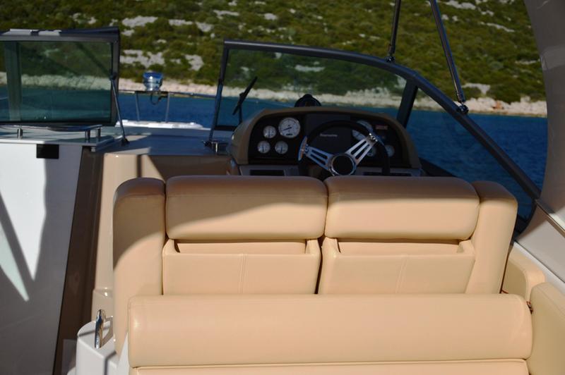 Book yachts online - motorboat - Four Winns 278 Vista White - 985 VD - WHITE - rent