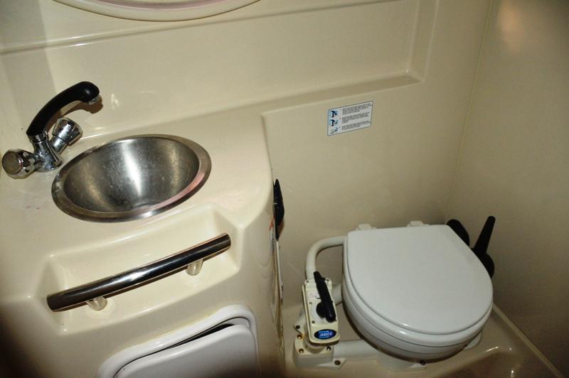 Book yachts online - motorboat - Four Winns 278 Vista White - 985 VD - WHITE - rent