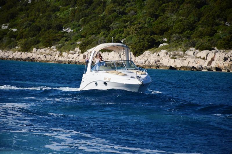 Book yachts online - motorboat - Four Winns 278 Vista White - 985 VD - WHITE - rent