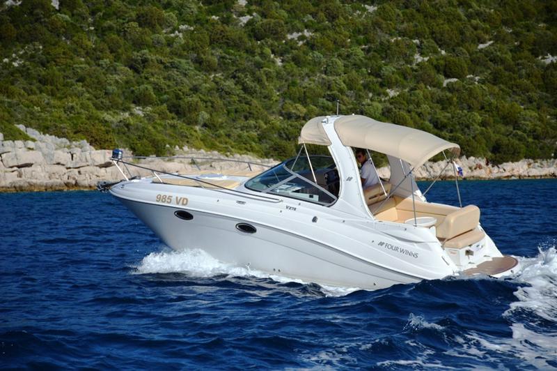 Book yachts online - motorboat - Four Winns 278 Vista White - 985 VD - WHITE - rent