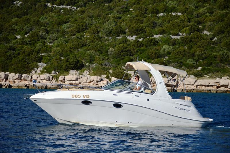 Book yachts online - motorboat - Four Winns 278 Vista White - 985 VD - WHITE - rent