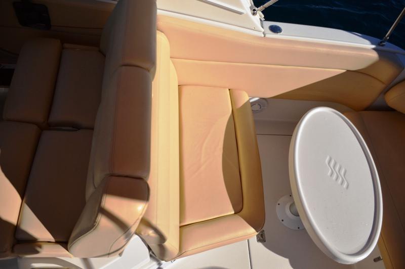 Book yachts online - motorboat - Four Winns 278 Vista White - 985 VD - WHITE - rent