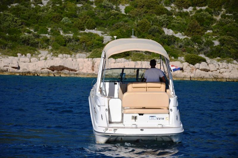 Book yachts online - motorboat - Four Winns 278 Vista White - 985 VD - WHITE - rent