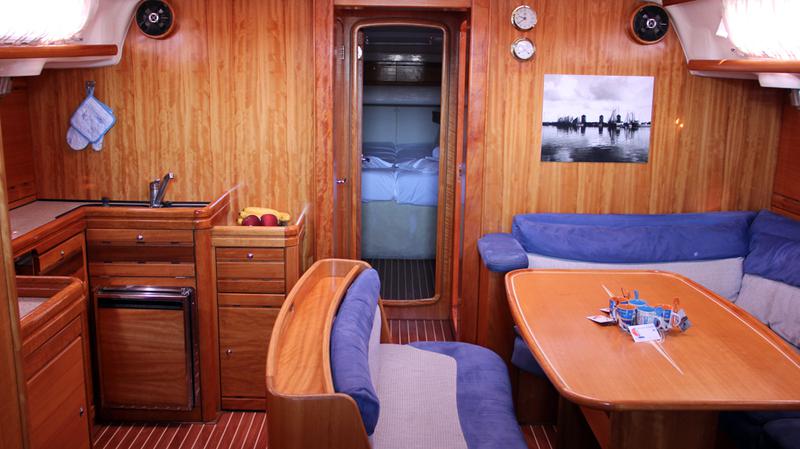 Book yachts online - sailboat - Bavaria 46 Cruiser - SEA PERK - rent