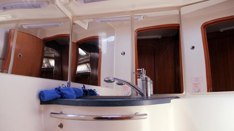 Book yachts online - sailboat - Bavaria 46 Cruiser - SEA PERK - rent