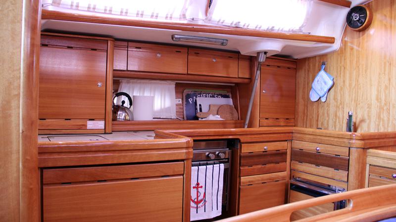 Book yachts online - sailboat - Bavaria 46 Cruiser - SEA PERK - rent