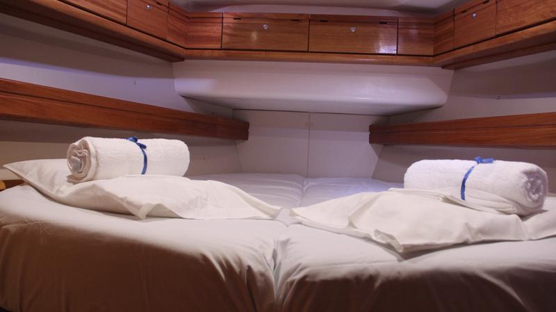 Book yachts online - sailboat - Bavaria 46 Cruiser - SEA PERK - rent