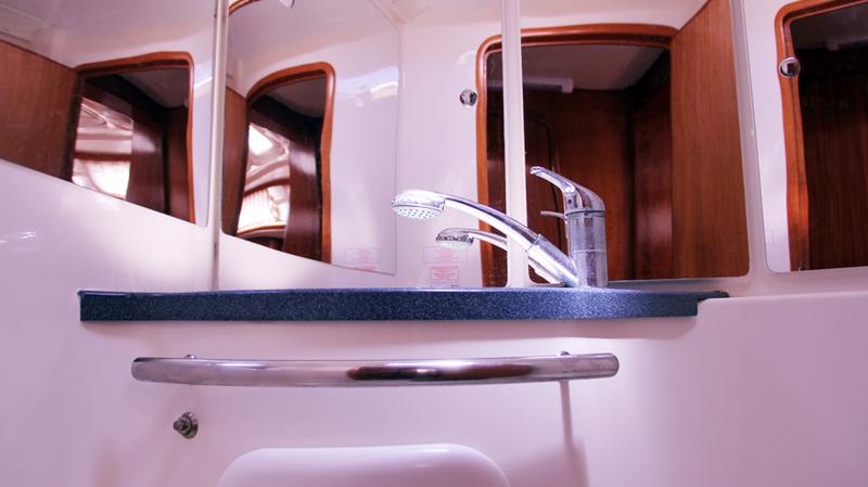 Book yachts online - sailboat - Bavaria 46 Cruiser - SEA PERK - rent