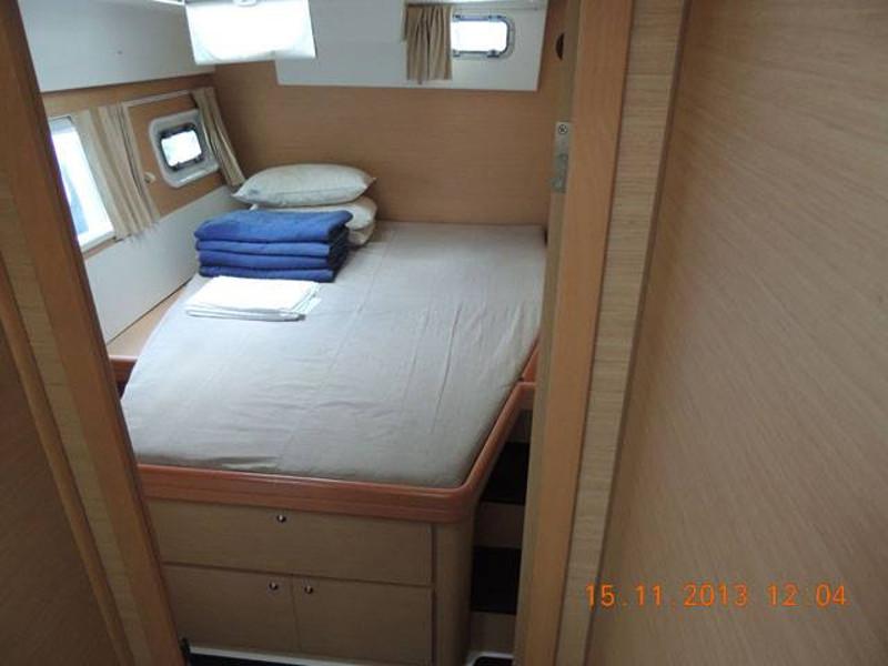 Book yachts online - catamaran - Lagoon 420 - Sofia VI - rent