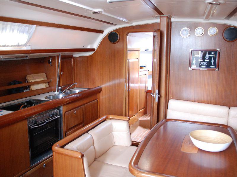 Book yachts online - sailboat - Bavaria 38H - PLATON 2 - rent