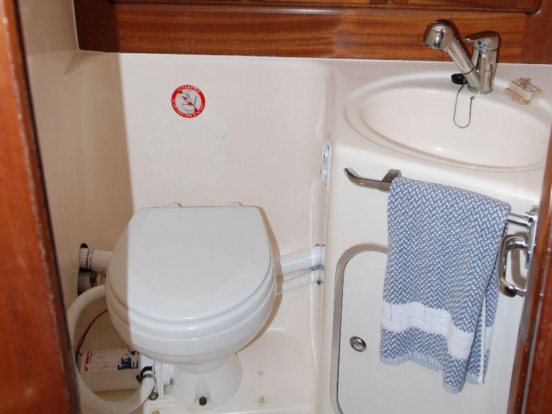 Book yachts online - sailboat - Bavaria 38H - PLATON 2 - rent