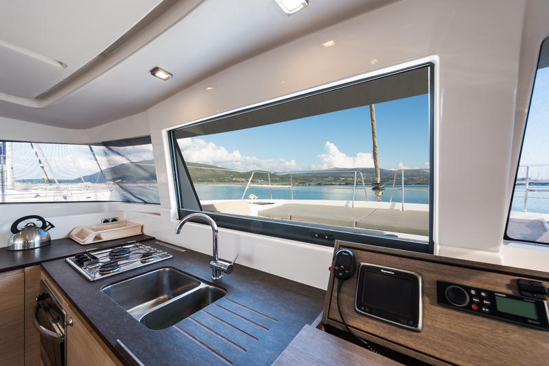 Book yachts online - catamaran - Bali 4.0 - Vallejo  - A/C &amp; Generator - rent