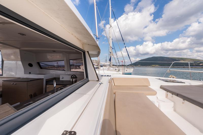 Book yachts online - catamaran - Bali 4.0 - Vallejo  - A/C &amp; Generator - rent
