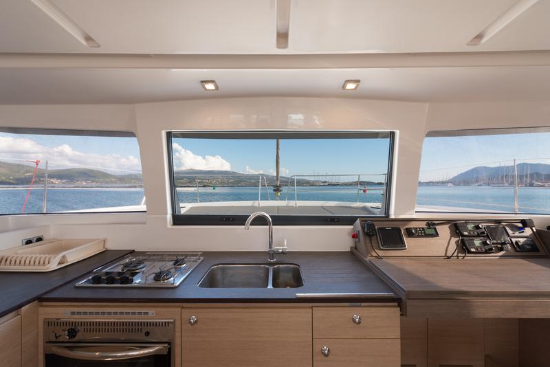 Book yachts online - catamaran - Bali 4.0 - Vallejo  - A/C &amp; Generator - rent