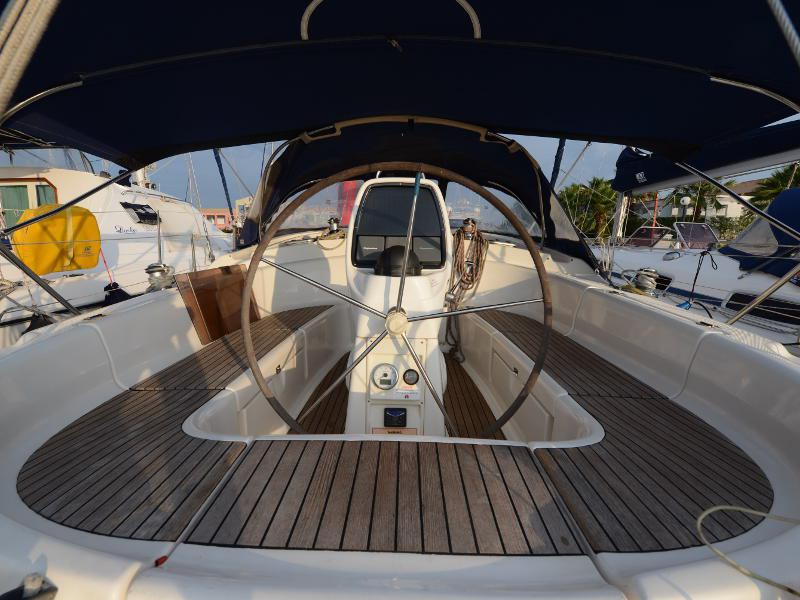Book yachts online - sailboat - Bavaria 39 Cruiser - Fortuna (Sollar Panel) - rent