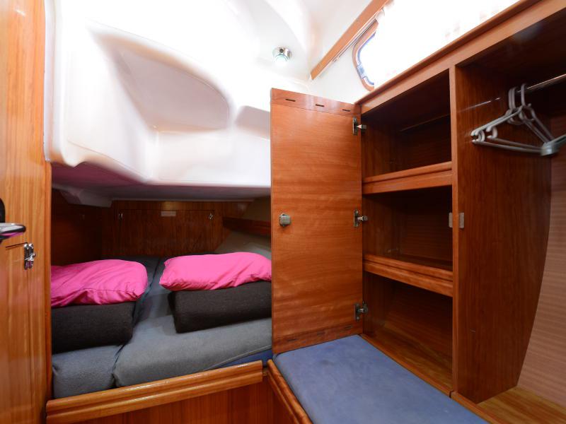 Book yachts online - sailboat - Bavaria 39 Cruiser - Fortuna (Sollar Panel) - rent