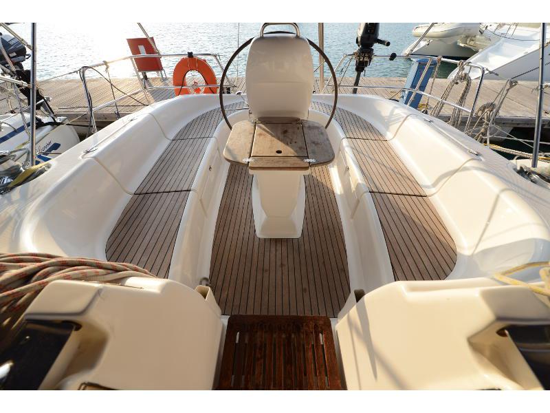 Book yachts online - sailboat - Bavaria 39 Cruiser - Fortuna (Sollar Panel) - rent
