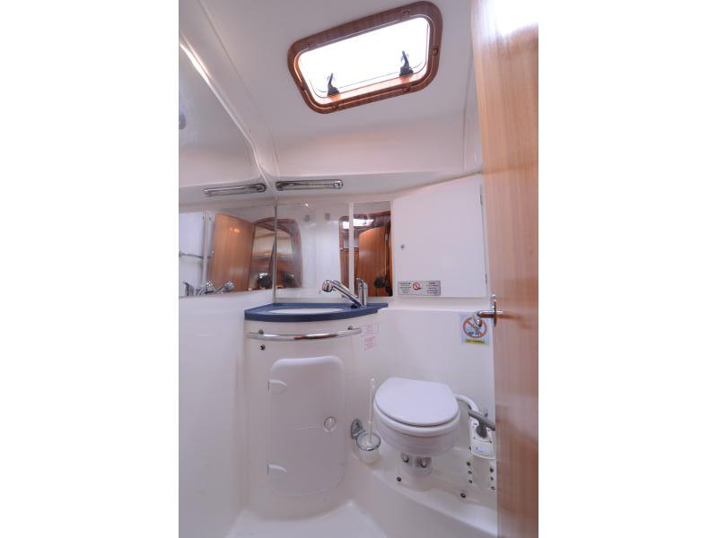 Book yachts online - sailboat - Bavaria 39 Cruiser - Fortuna (Sollar Panel) - rent