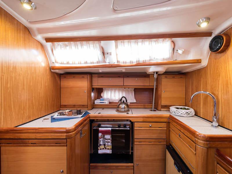 Book yachts online - sailboat - Bavaria 46 Cruiser - Midas  - Bow &amp; Solar - rent