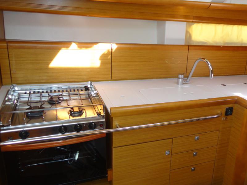 Book yachts online - sailboat - Jeanneau Sun Odyssey 44i - Ad Agio  - Bow &amp; Solar - rent