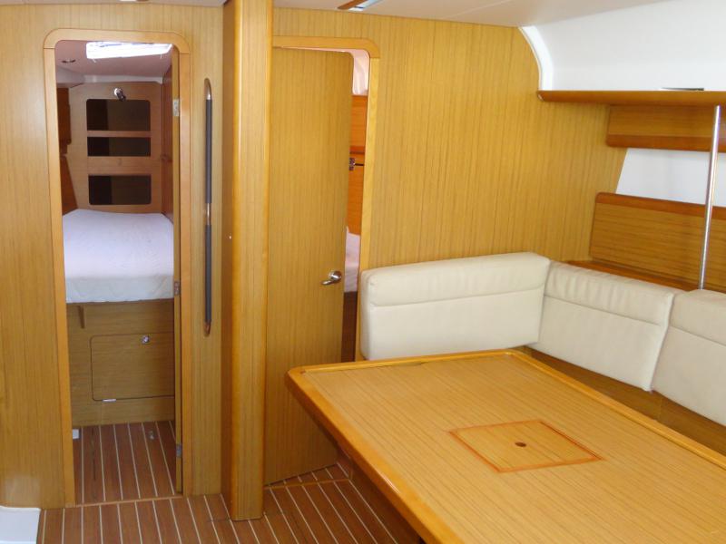 Book yachts online - sailboat - Jeanneau Sun Odyssey 44i - Ad Agio  - Bow &amp; Solar - rent