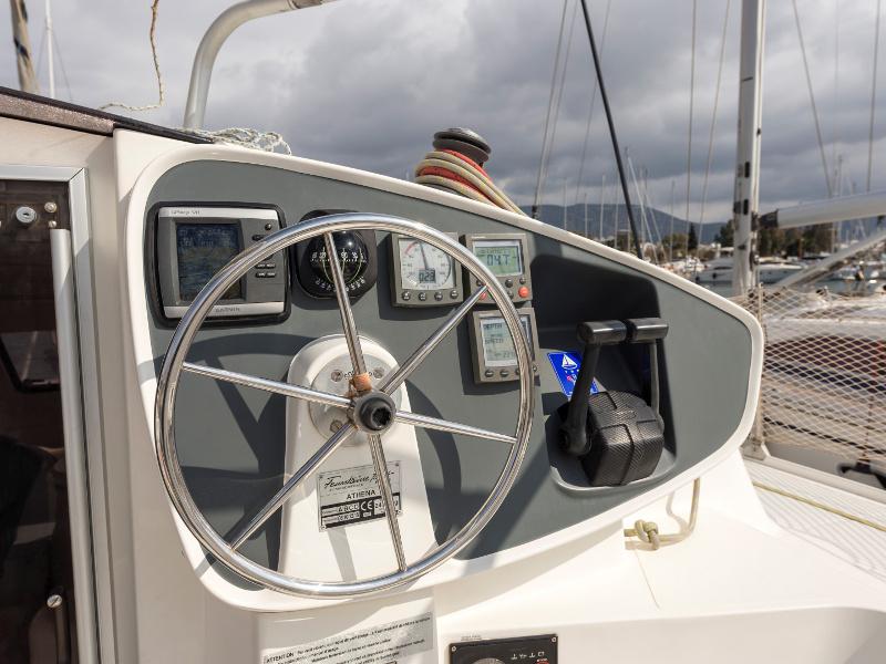 Book yachts online - catamaran - Athena 38 - Piedra Del Sol - rent