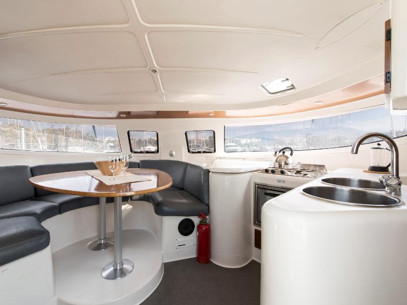 Book yachts online - catamaran - Athena 38 - Piedra Del Sol - rent