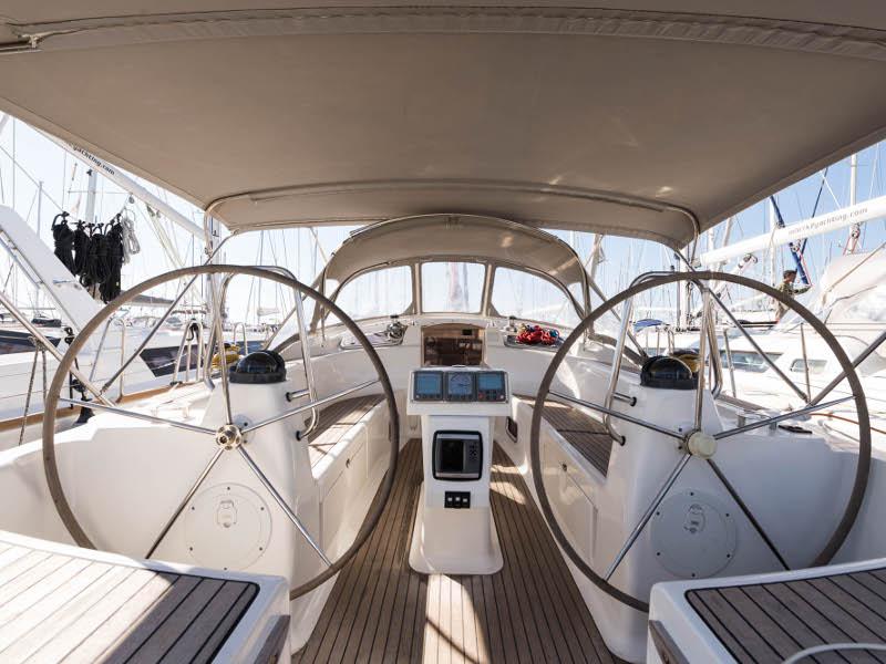 Book yachts online - sailboat - Bavaria 46 Cruiser - Zefyros - Bow &amp; Solar - rent